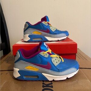 Nike Air Max 90 CL GS Size 4.5Y Sneakers 312153 451